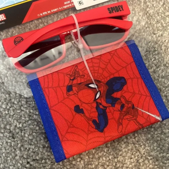 Marvel Spider-Man Accessory Set - Picture 3 of 7